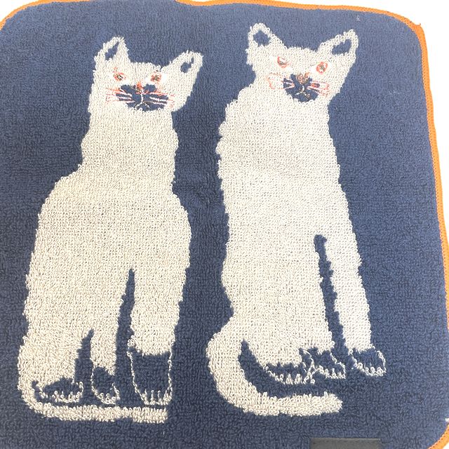 ミロコマチコのハンドタオルネコ柄の裏側全体画像