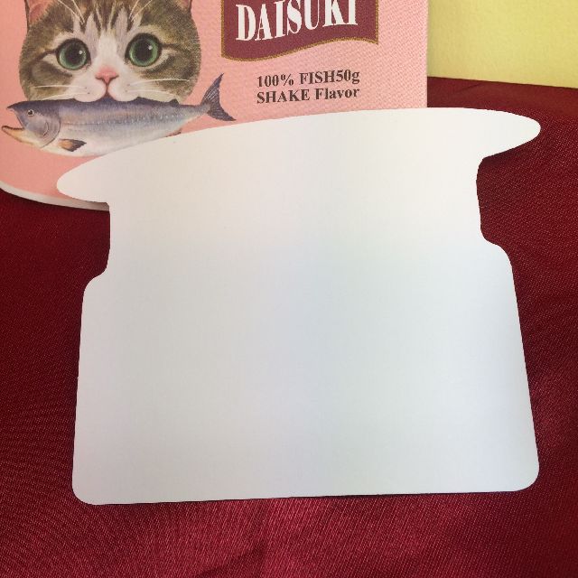 フェリシモ猫部の猫缶バースデーカードピンク色のカードの裏側画像