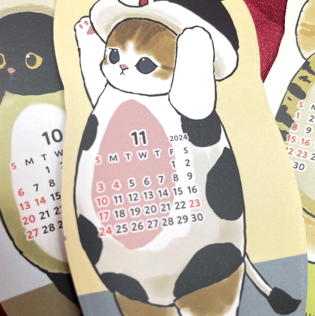 mofusandぢゅのの2024年卓上ダイカットカレンダー被り物柄の11月の画像