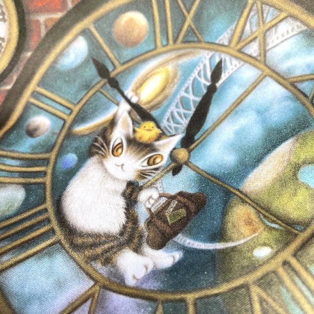猫のダヤンの眼鏡拭き「逆さま大時計」柄の絵柄のクローズアップ画像
