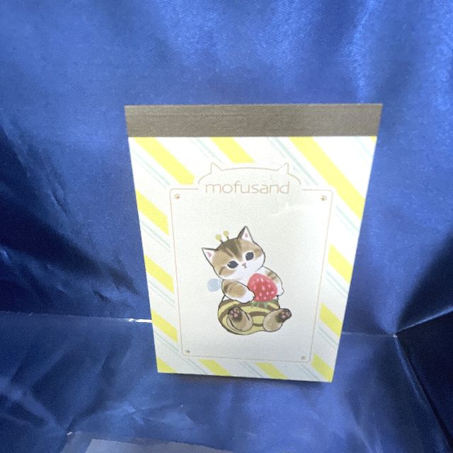 mofusanndぢゅののメモミニハチにゃん柄の表紙画像