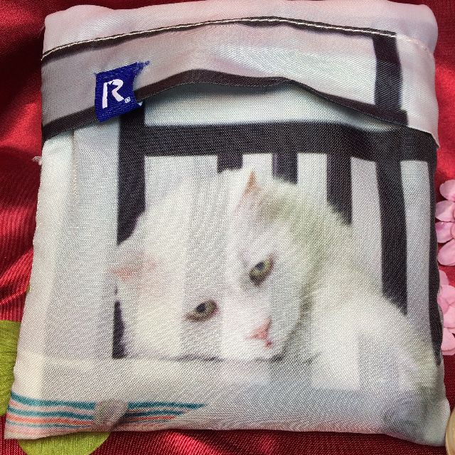 ルートートルーショッパー白猫を折り畳んだ画像