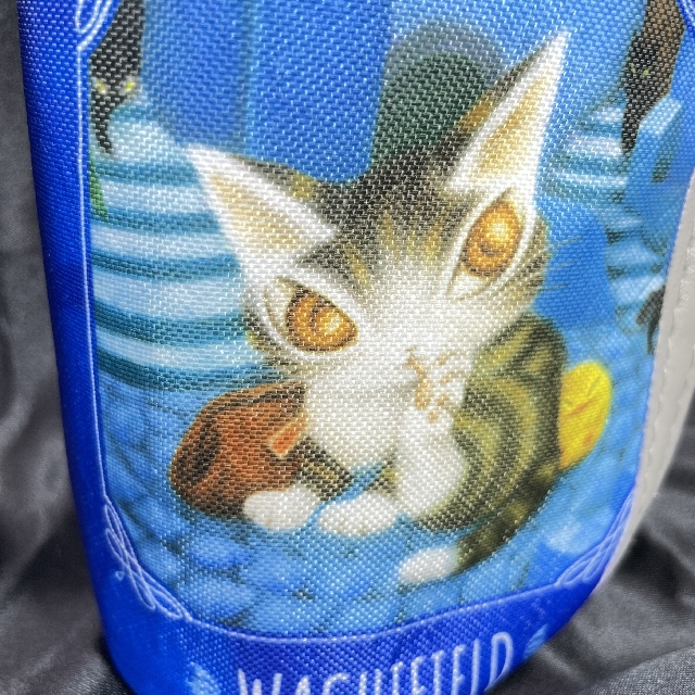 猫のダヤンの抗菌ペットボトルホルダー青い街柄の絵柄画像