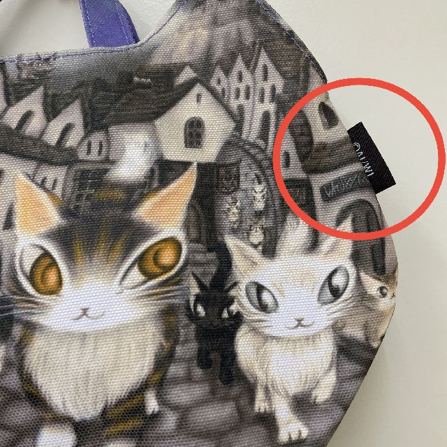 猫のダヤンの猫型バッグインバッグSCO柄ブルー色のロゴマークの画像
