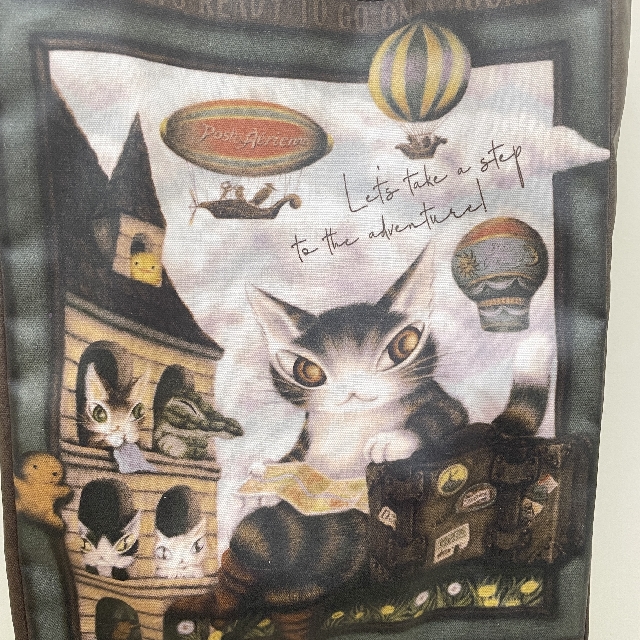 猫のダヤンのラミネートレッスントートバッグ旅に出る用意柄の背面の絵柄の画像