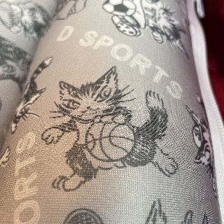 猫のダヤンのロールクッション「Ｄスポーツ」柄のバスケットボールの絵柄のクローズアップ画像