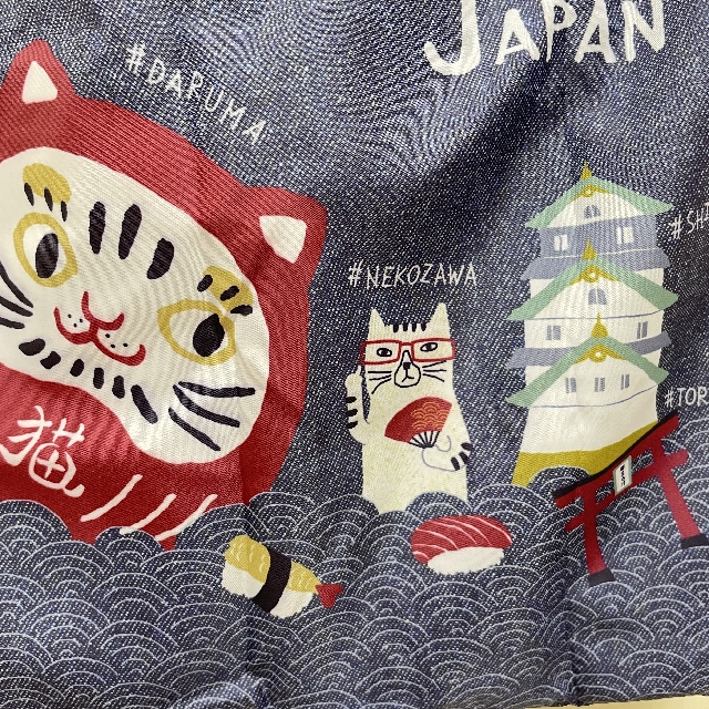 クスグルジャパンのエコバッグ猫だるま＆ネコザワ柄の絵柄画像