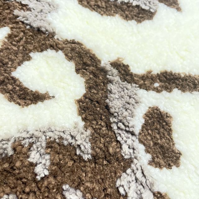 猫のダヤンのダイカットラグほおづえ柄のクローズアップ画像