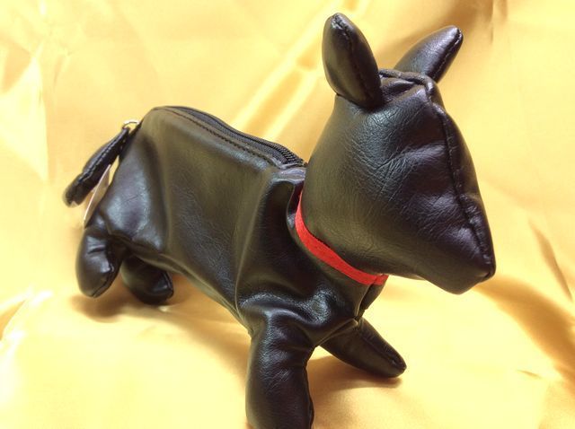 縫いグルミダイカットペンポーチの全体画像