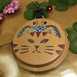 【DECOLE】蚊取りグッズなのに、可愛い猫柄！珍しい携帯ミニ缶蚊取り線香入れとミニアロマ蚊取り線香