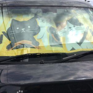 可愛い猫のカーサンシェードは、夏のカーグッズの必須アイテム！爽やかでお車を快適に！！！