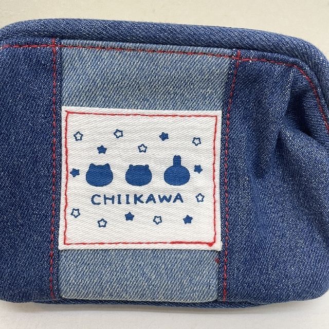 サンスター文具のちいかわデニムポーチワイヤー入りの背面側の画像