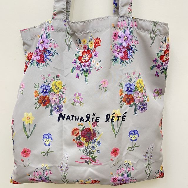 画像エイトミリオンワークスのナタリーレテのエコバッグ、ラッキーキャット柄の背面画像