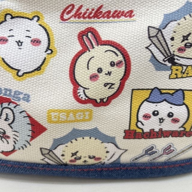 サンスター文具のちいかわデニムポーチワイヤー入りの絵柄のクローズアップ画像