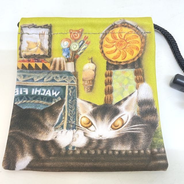 猫のダヤンのミニ巾着・鏡の中まで柄のオモテ側の画像