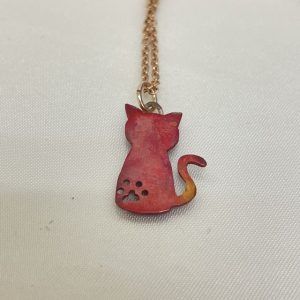 【秋元彩花】ハンドメイドネックレス・「猫肉球ハート」柄・緋銅製・真鍮製