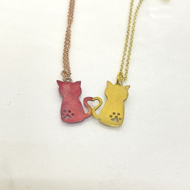 秋元彩花ハンドメイドネックレス猫肉球ハート柄2個の画像