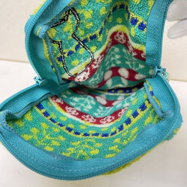 マタノアツコのペットボトルタオル・スペインの庭柄の内側の画像