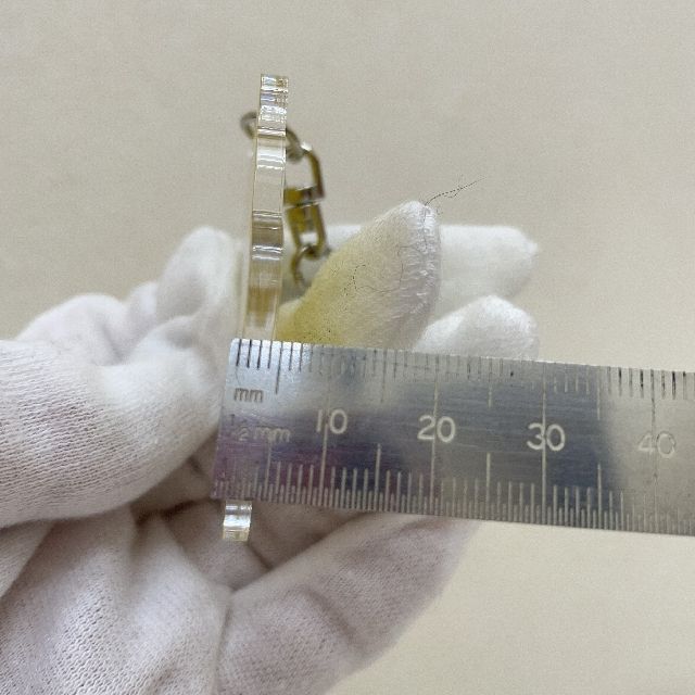 マリモクラフトのノラネコぐんだんのアクリルキーホルダーたいそう柄の脇側画像