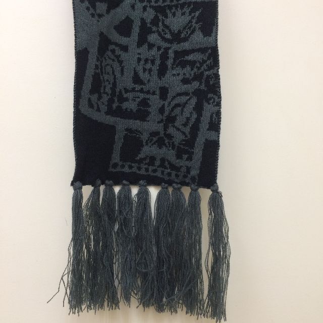 猫のダヤンのスリムマフラー灰深緑色トランプ柄の房の画像