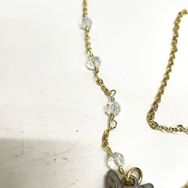 猫のダヤンの眼鏡ホルダー睡蓮BABY柄のビーズのクローズアップの画像