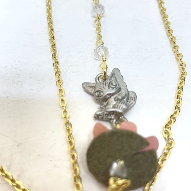 猫のダヤンの眼鏡ホルダー睡蓮BABY柄のチャームクローズアップの画像