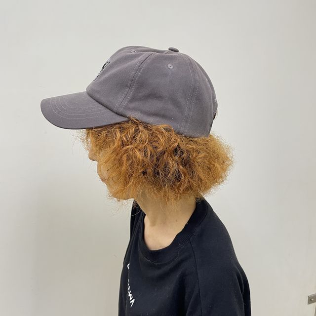 猫のダヤンのキャップうでぐみ柄を被った画像