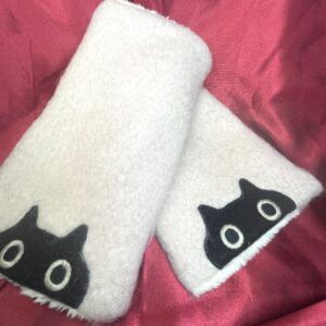 【メール便・マタノアツコ】指なし手袋・黒猫MEME柄・ウール＆モヘヤ混