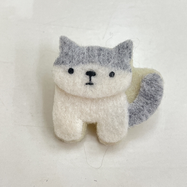 RU・RU・RUさんのハンドメイドフェルトブローチの全体画像