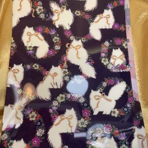 【メール便・Tomoko Hayashi】A4クリアファイル3ポケット「ロマンティックキャット」白猫柄。