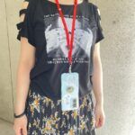 【メール便・猫のダヤン】ネックストラップ・「腕組みダヤン」柄・赤色