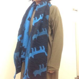 【送料無料・マタノアツコ】ウール混ショール。シルエット猫柄。