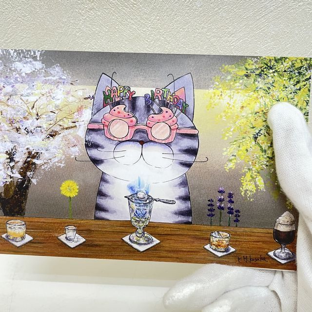 ひこ屋の2026年卓上カレンダーシュール柄を手に持った画像