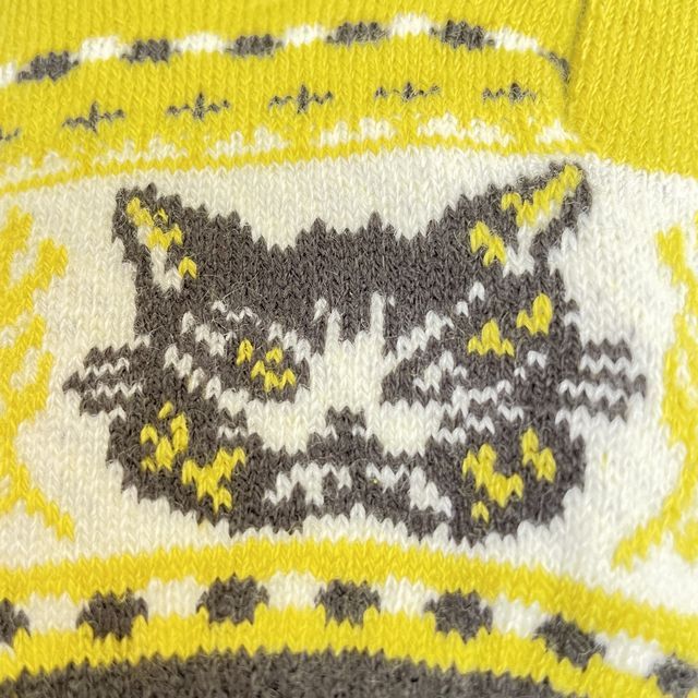 猫のダヤンのジャガード手袋メヒコ柄の手の甲側の絵柄画像