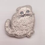 【メール便・松尾ミユキ】刺繍ブローチ・「Amy」柄 ・ダイカット